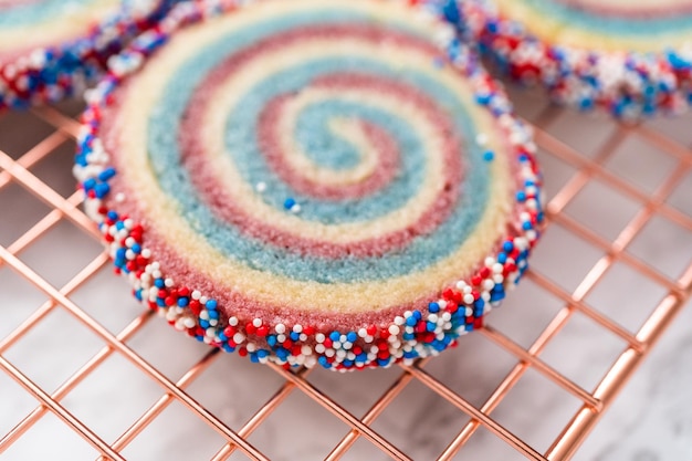 Zbliżenie haftu na tkaninie